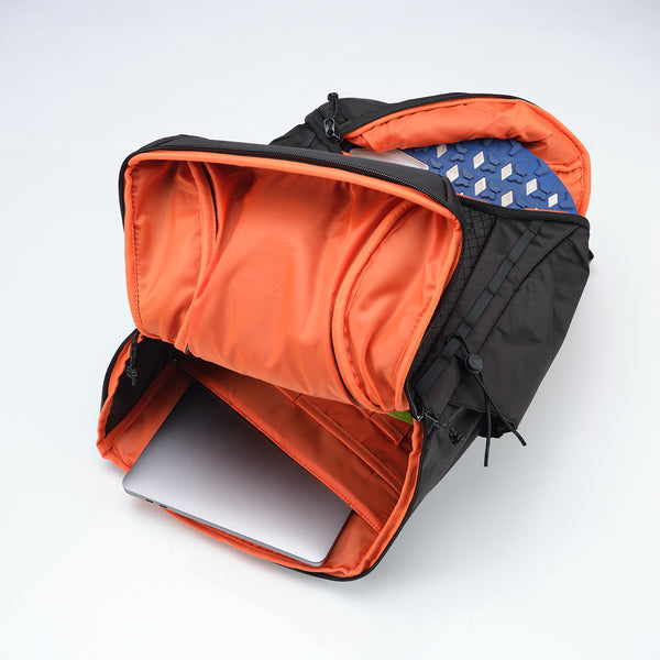 Avalanche 34L Backpack laptop sleeve